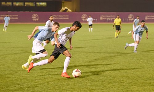 فريق جامعة العين لكرة القدم يحقق الفوز بجدارة على فريق الحصن ويتأهل إلى دوري الدرجة الأولى