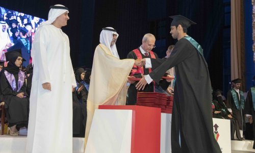 نهيان بن مبارك يشهد حفل تخريج دفعة عام التسامح في جامعة العين