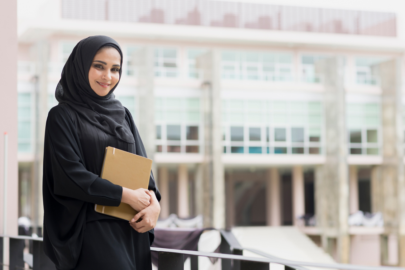 Take a Campus Tour take a tour in your university, first day in your university, Al Ain University, have a look in university campus